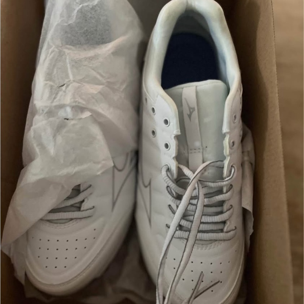 Women’s softball cleats